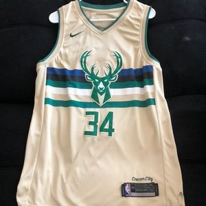 Giannis Antetokounmpo Jersey